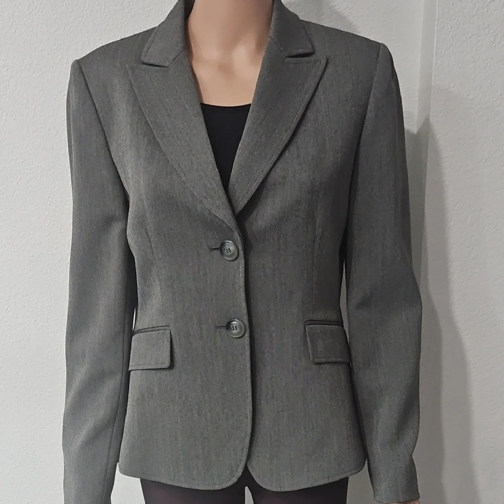 Tahari Elegant Women's Gray Blazer